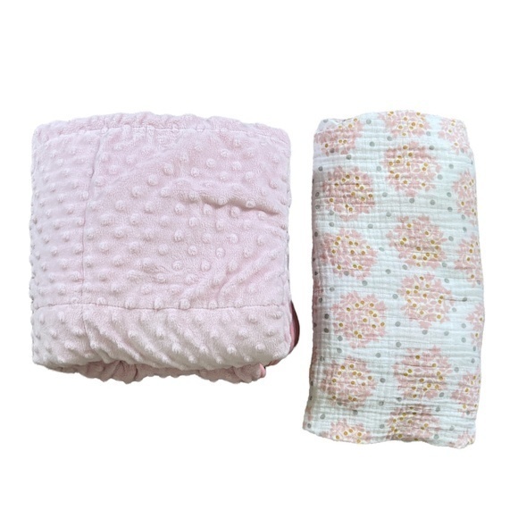 Swaddle Design Dual Sided Blanket, Muslin Cotton Crib‎ Sheet, and Onesies Bundle - Picture 2 of 12